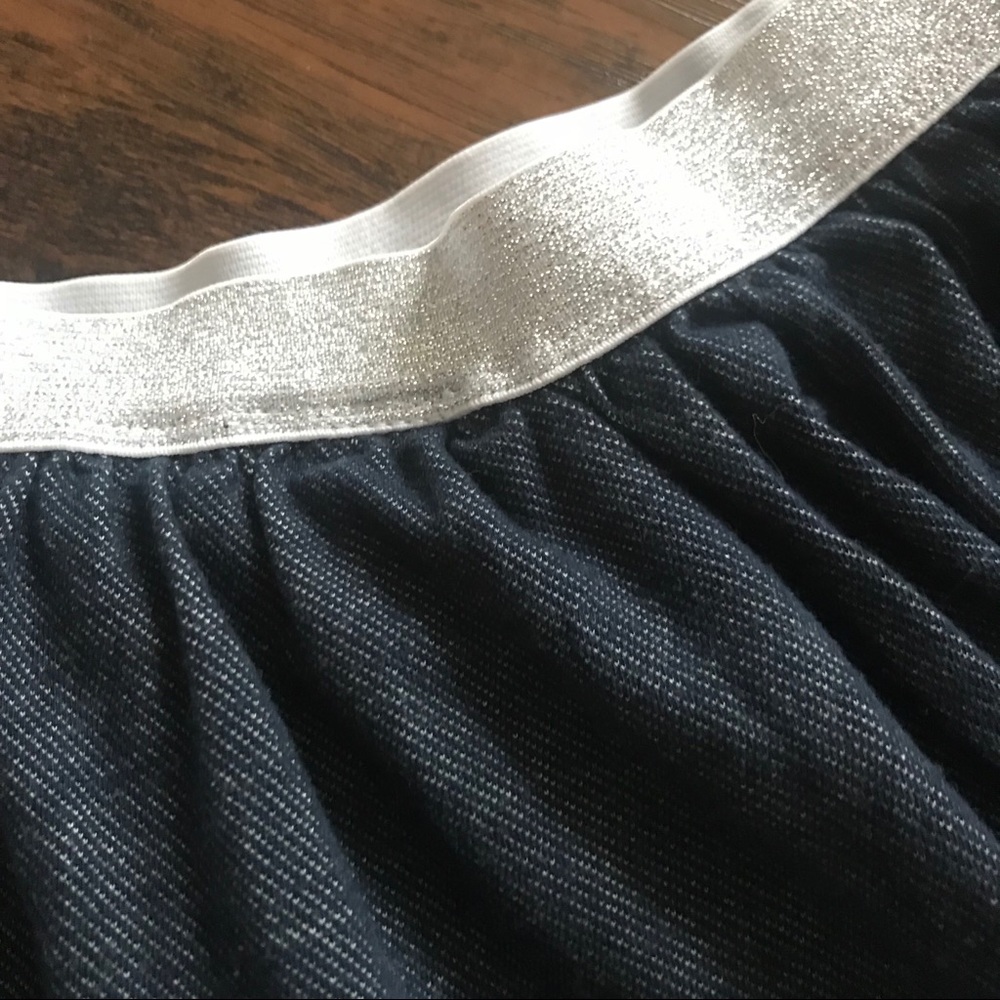 ❌GIFTED 🚫GIRLS NWOT Skirt with shorts🚫